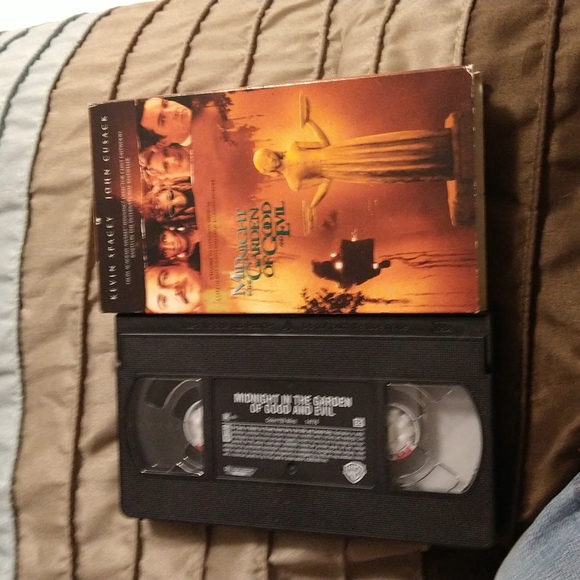 6/$15 Midnight in the Garden of Good and Evil - Picture 3 of 4